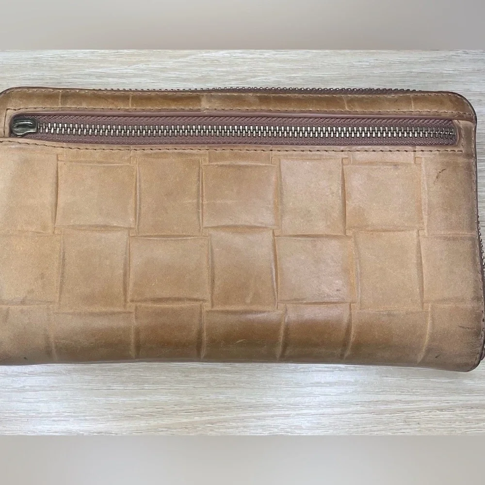 Fossil wallet preloved